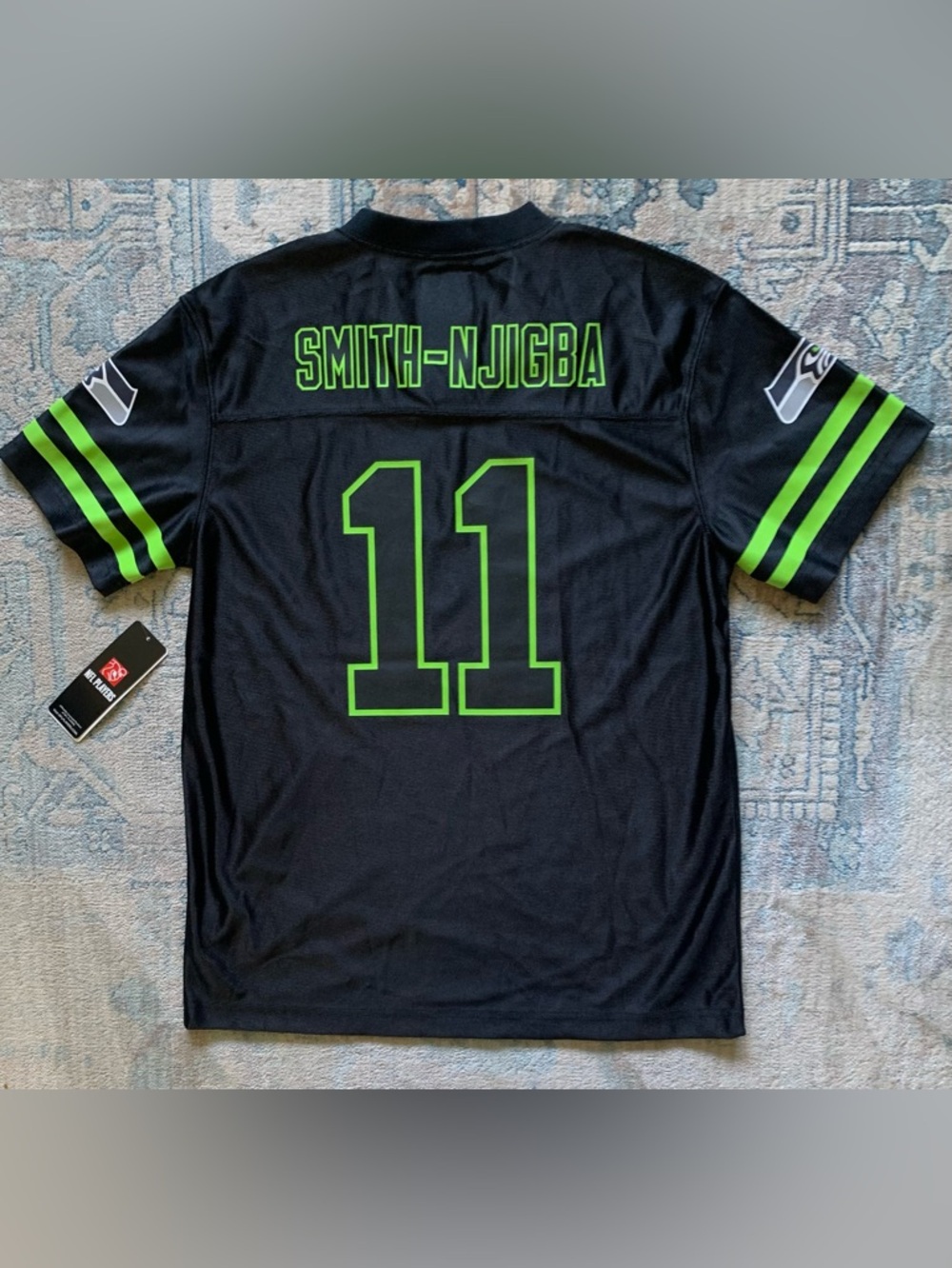 NFL Players Team Apparel Seattle Seahawks
Smith Najiba Jersey SZ XL/Youth NWT - Picture 2 of 5